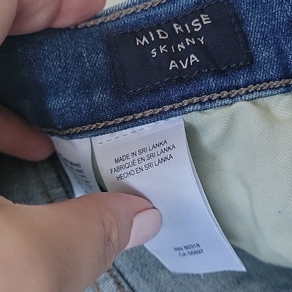 Lucky Brand Mid Rise Skinny Ava Denim Jeans Women Sz 10/30 Distressed Light Blue - Picture 11 of 12